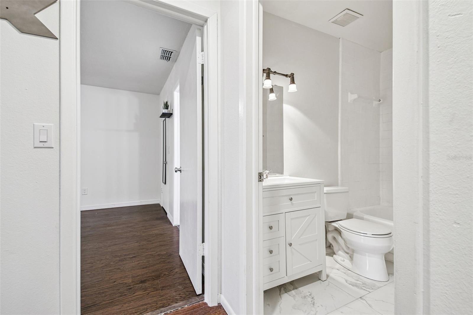 NORTH OAKS CONDO III - Residential