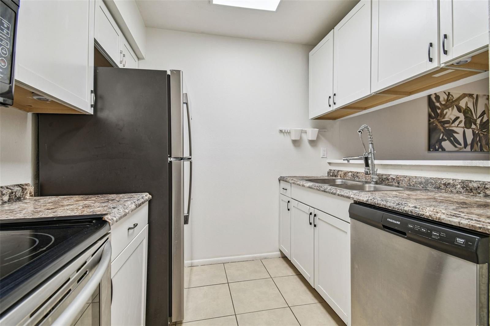 NORTH OAKS CONDO III - Residential