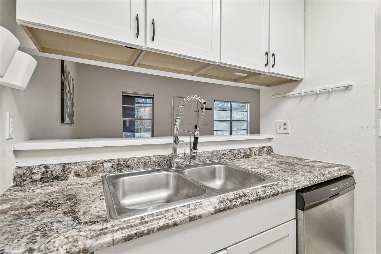 NORTH OAKS CONDO III - Residential