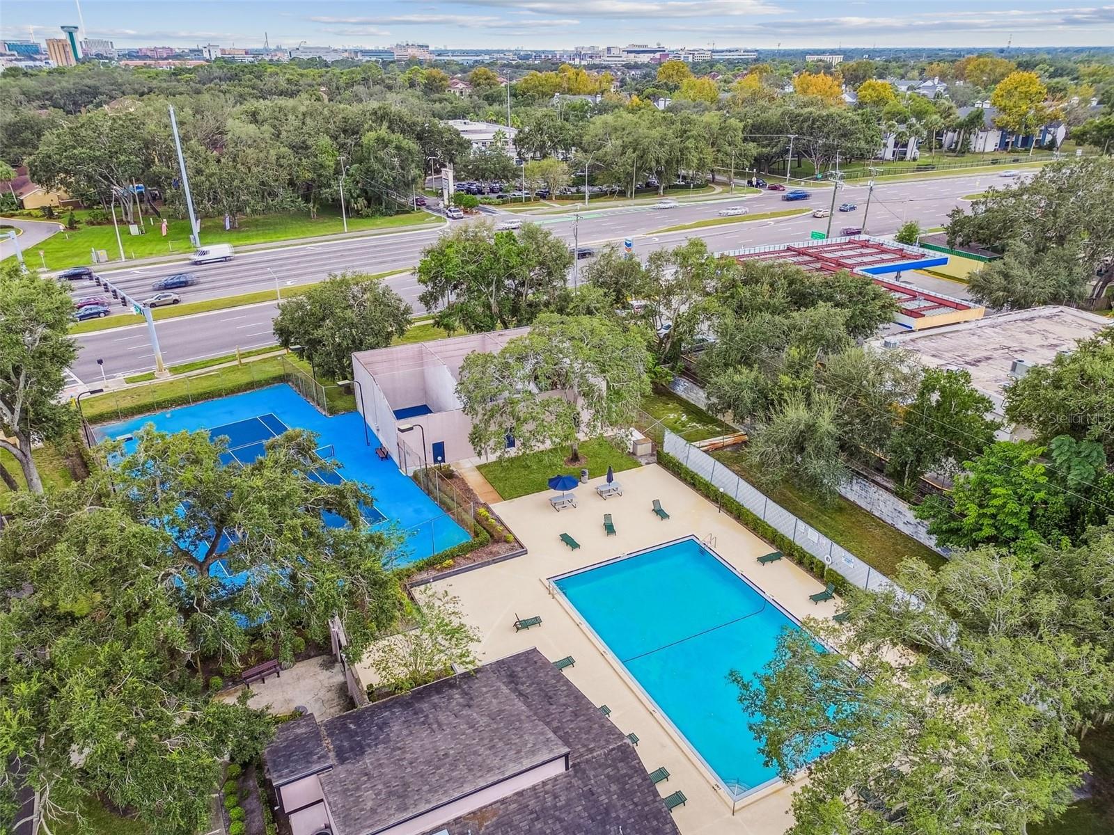 NORTH OAKS CONDO III - Residential