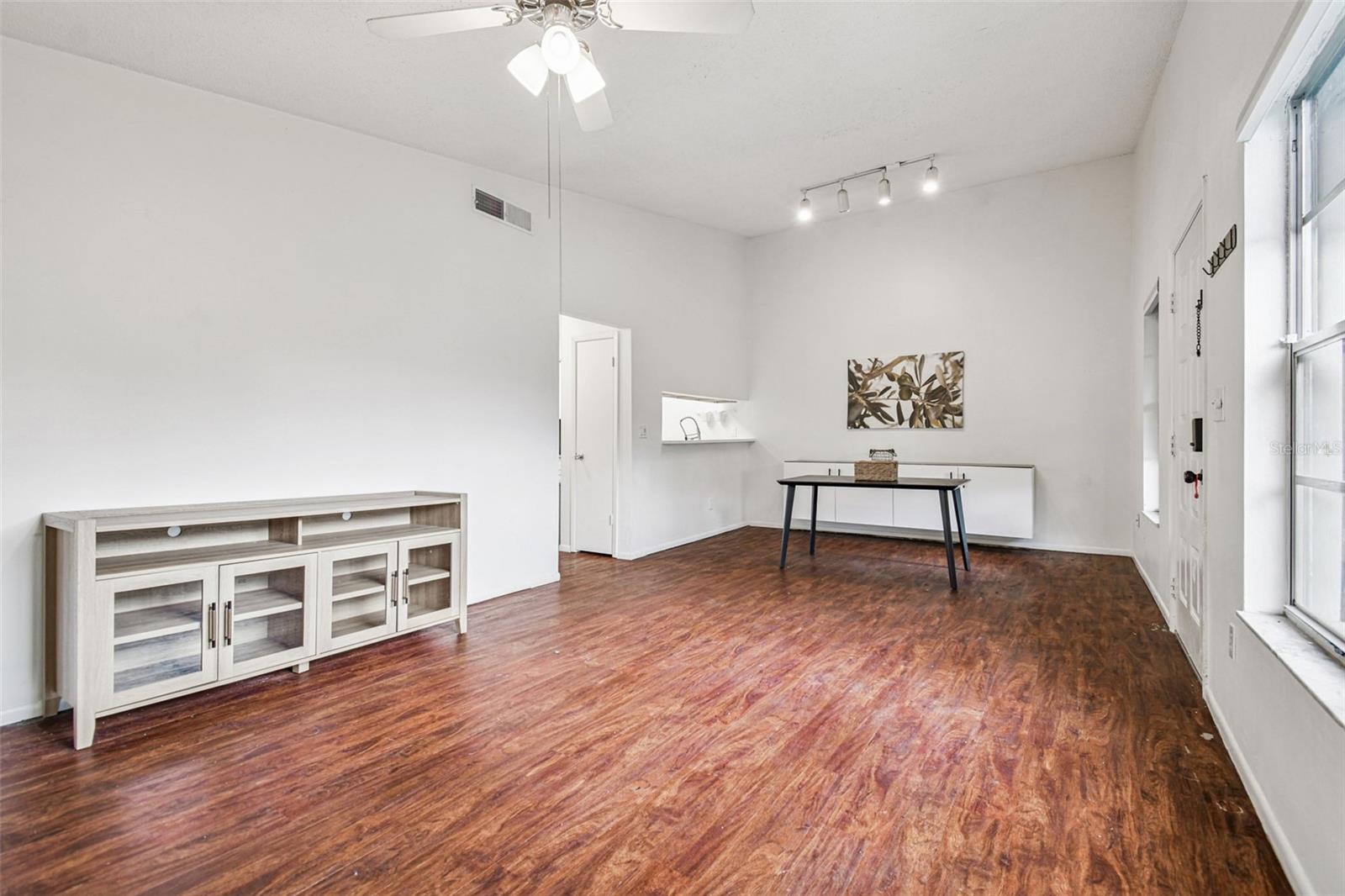 NORTH OAKS CONDO III - Residential