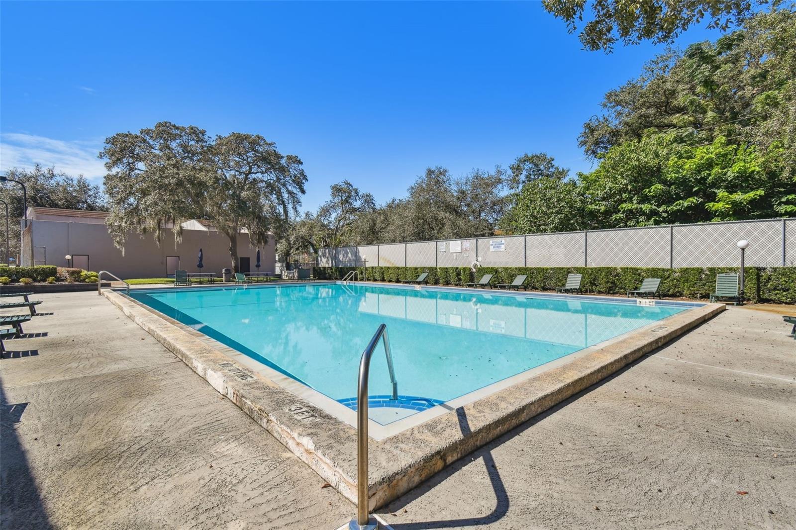 NORTH OAKS CONDO III - Residential