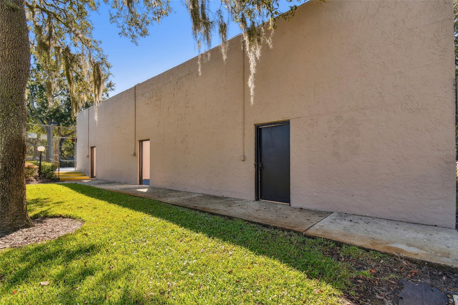 NORTH OAKS CONDO III - Residential