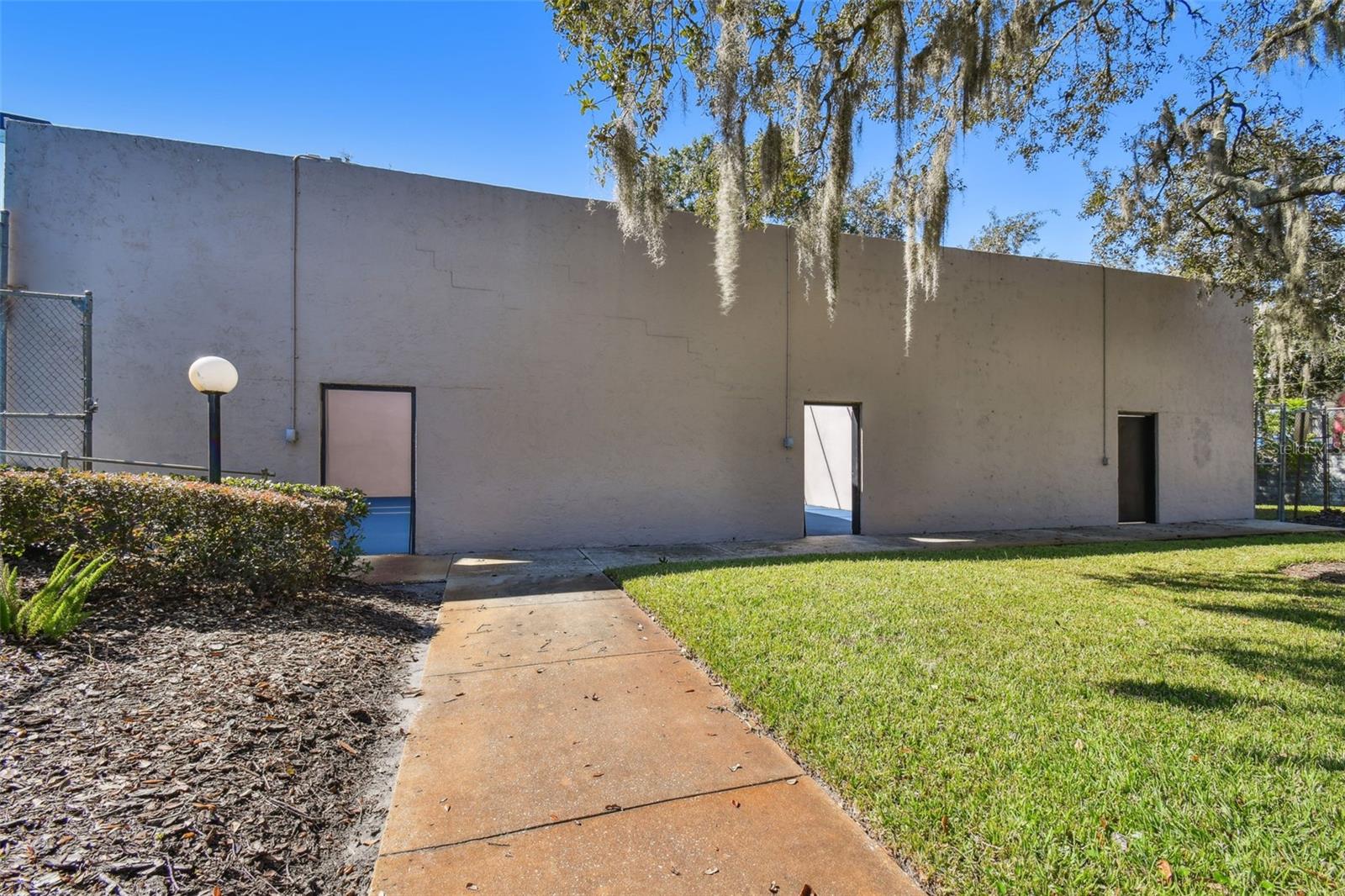 NORTH OAKS CONDO III - Residential