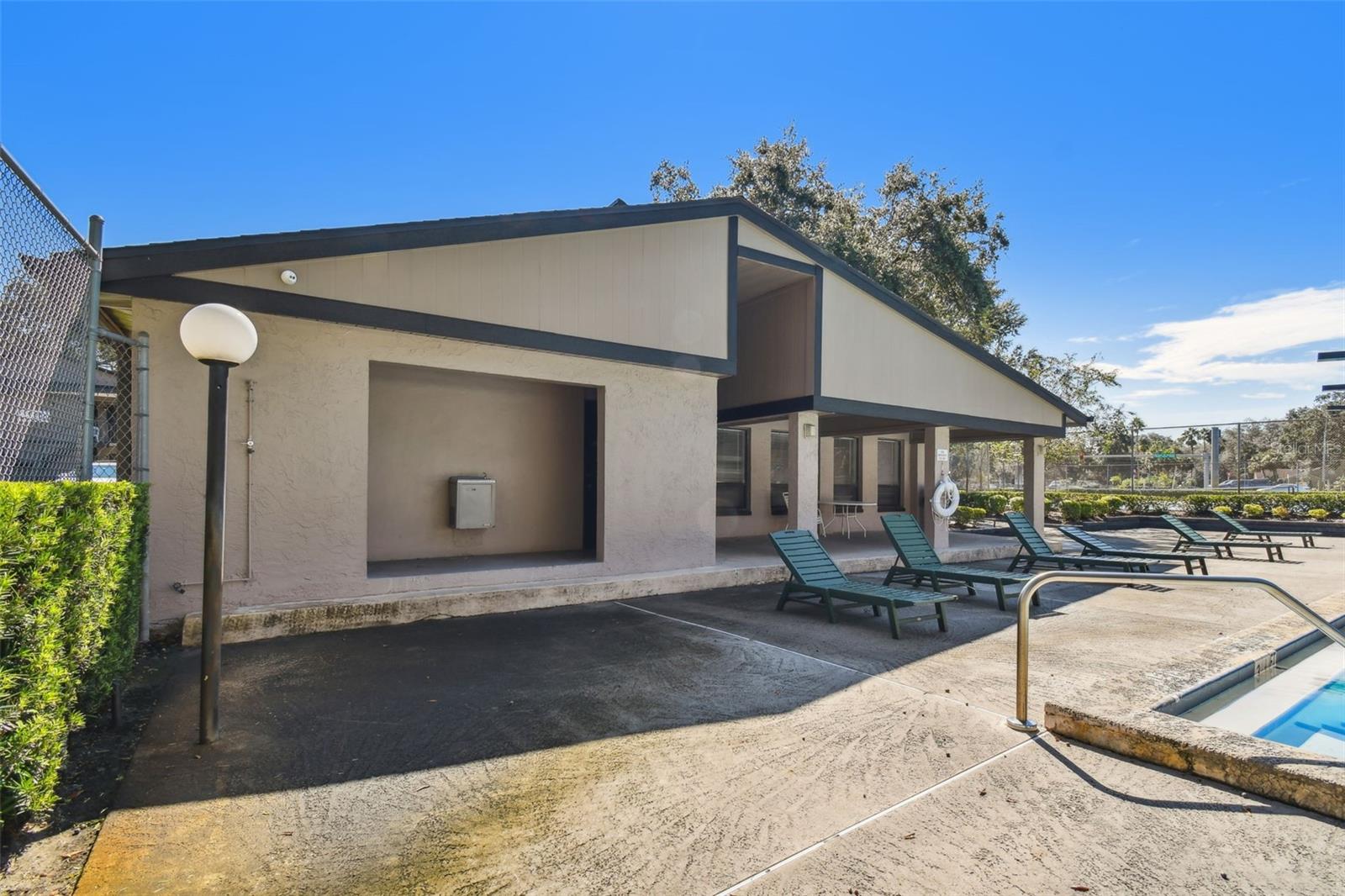NORTH OAKS CONDO III - Residential