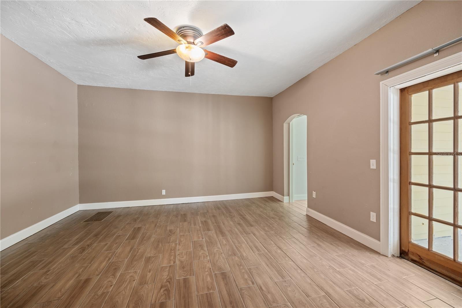 SUTHERLAND TOWN OF - Residential Lease