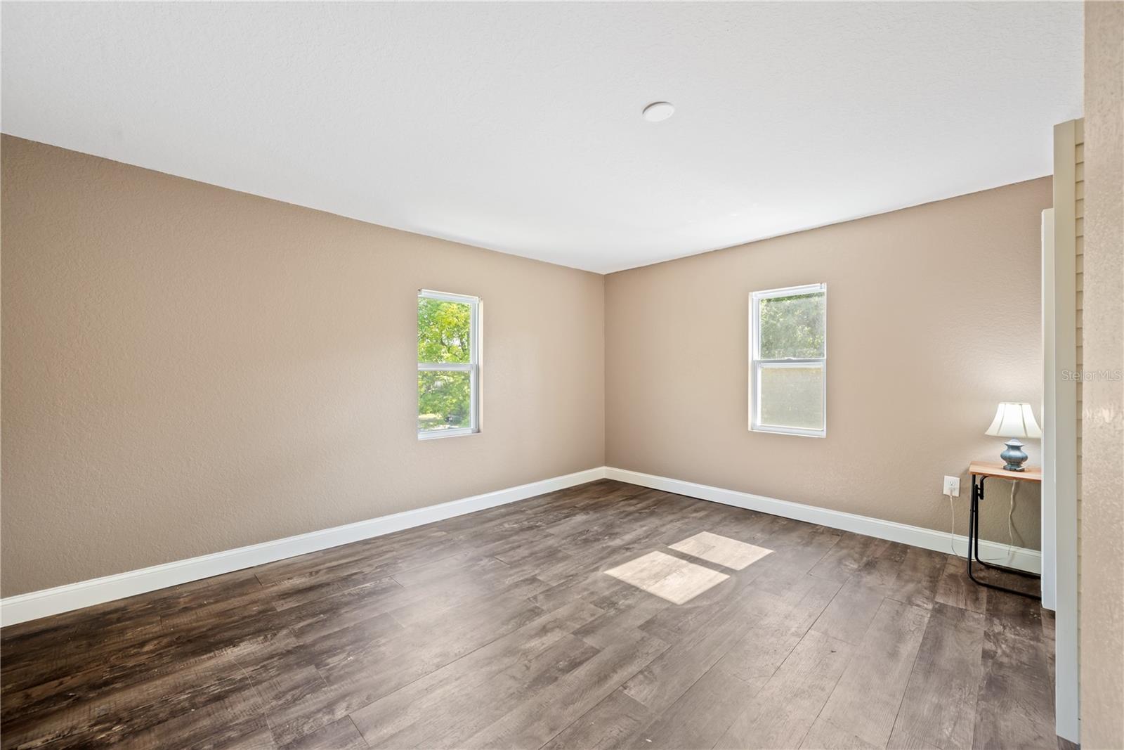 SUTHERLAND TOWN OF - Residential Lease