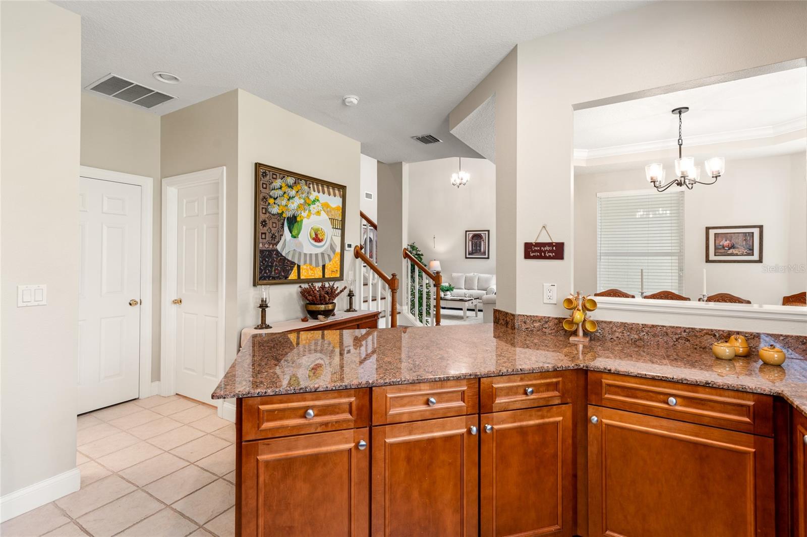 LAKESIDE TWNHMS - Residential