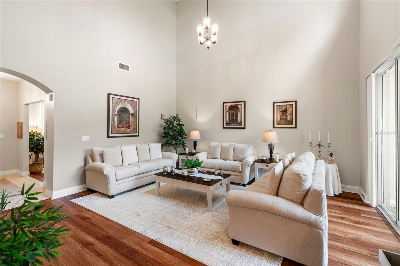 LAKESIDE TWNHMS - Residential