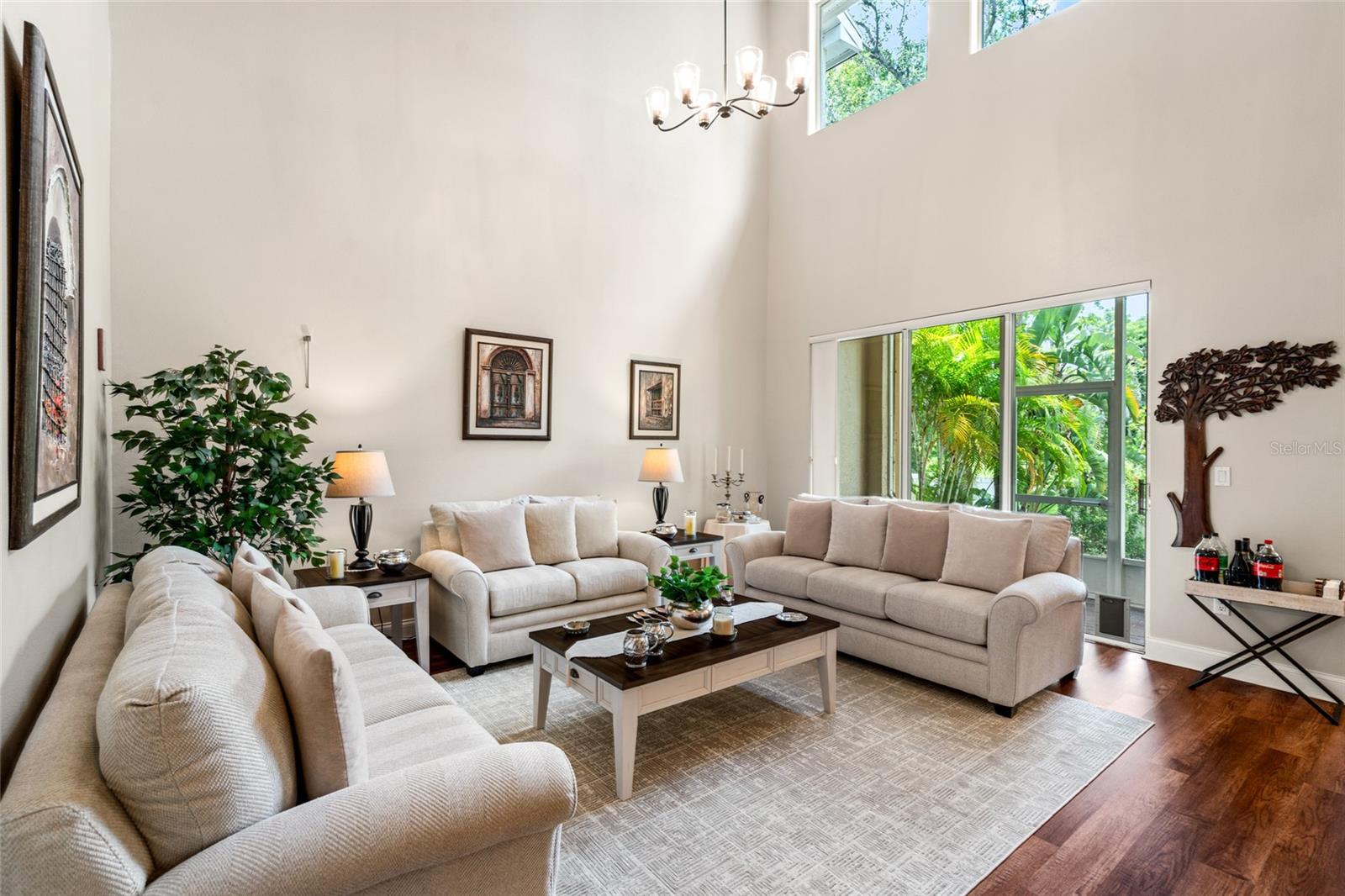 LAKESIDE TWNHMS - Residential