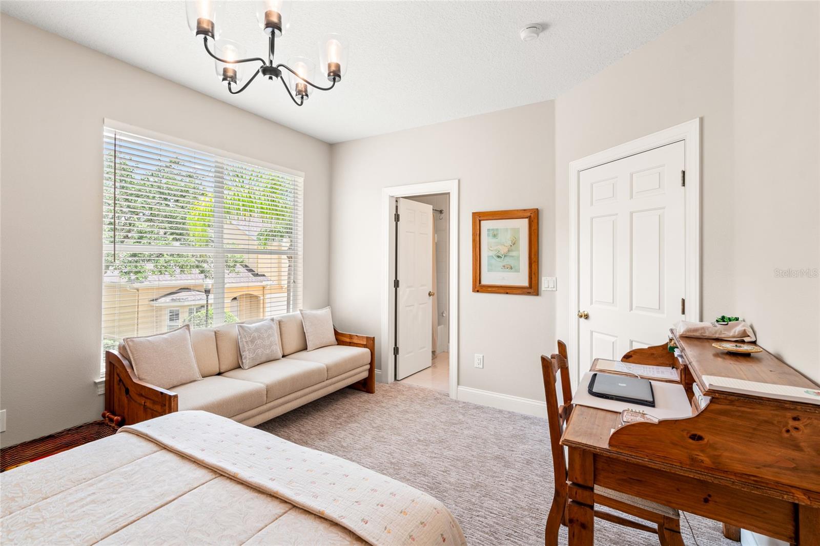 LAKESIDE TWNHMS - Residential