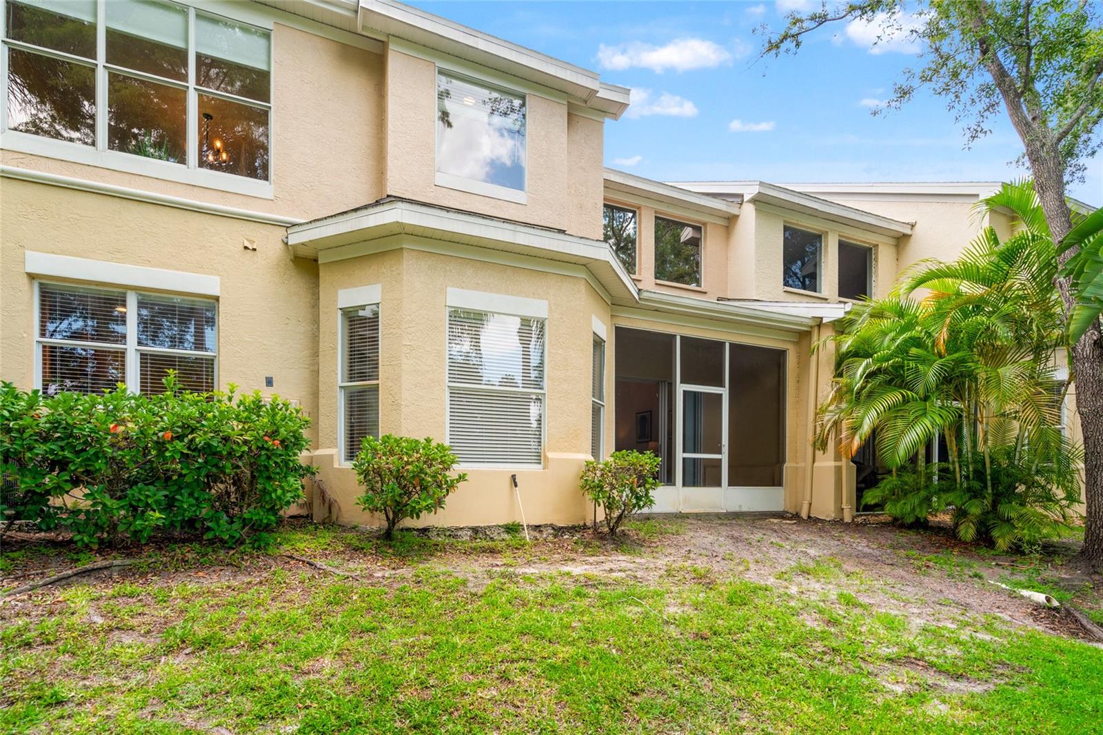 LAKESIDE TWNHMS - Residential