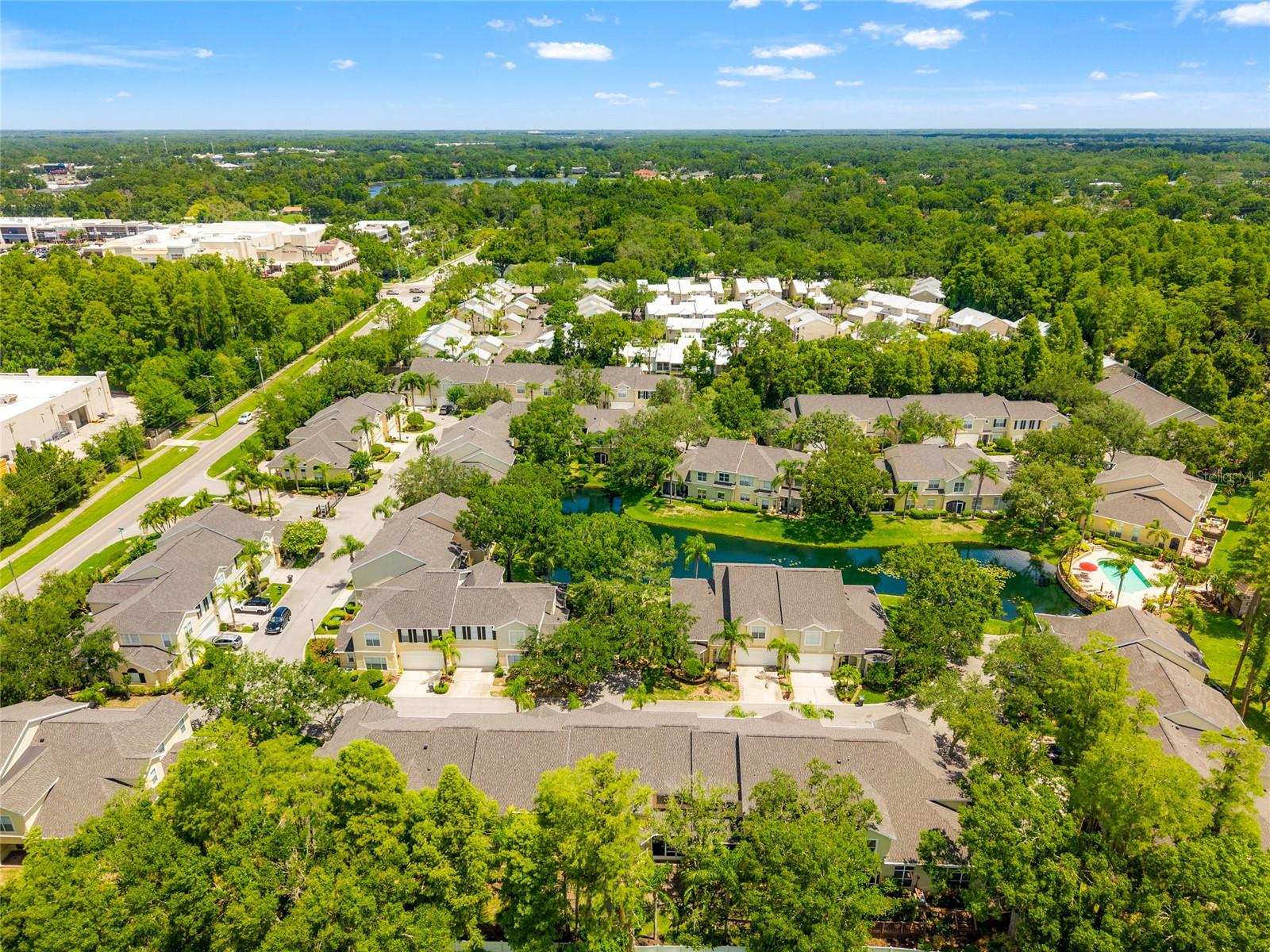 LAKESIDE TWNHMS - Residential