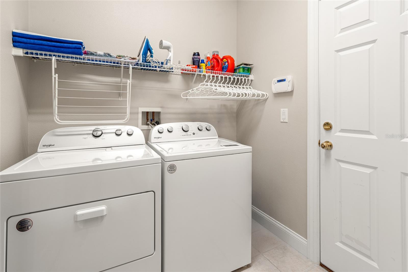 LAKESIDE TWNHMS - Residential