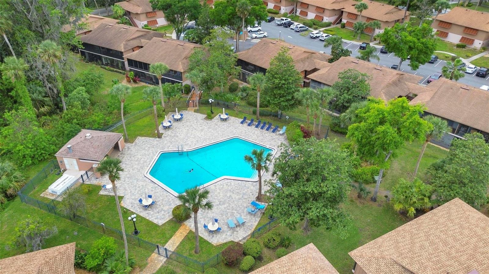 LAKESIDE CONDO APTS - Residential