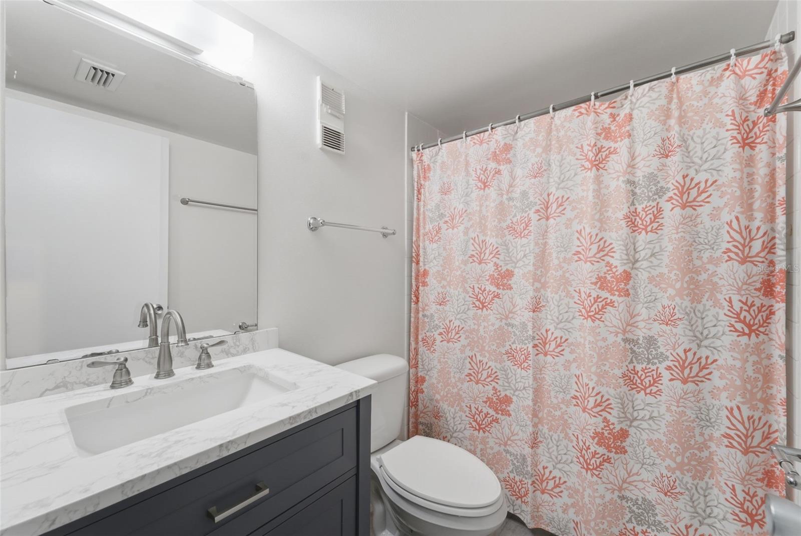 LAKESIDE CONDO APTS - Residential