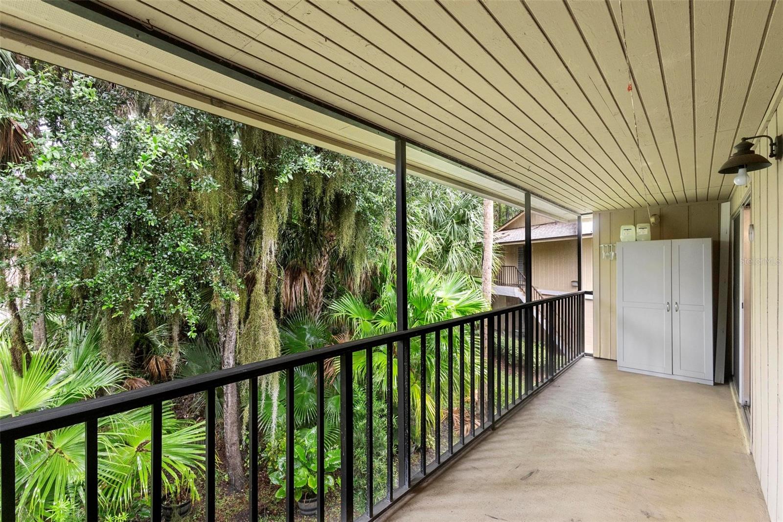 LAKESIDE CONDO APTS - Residential