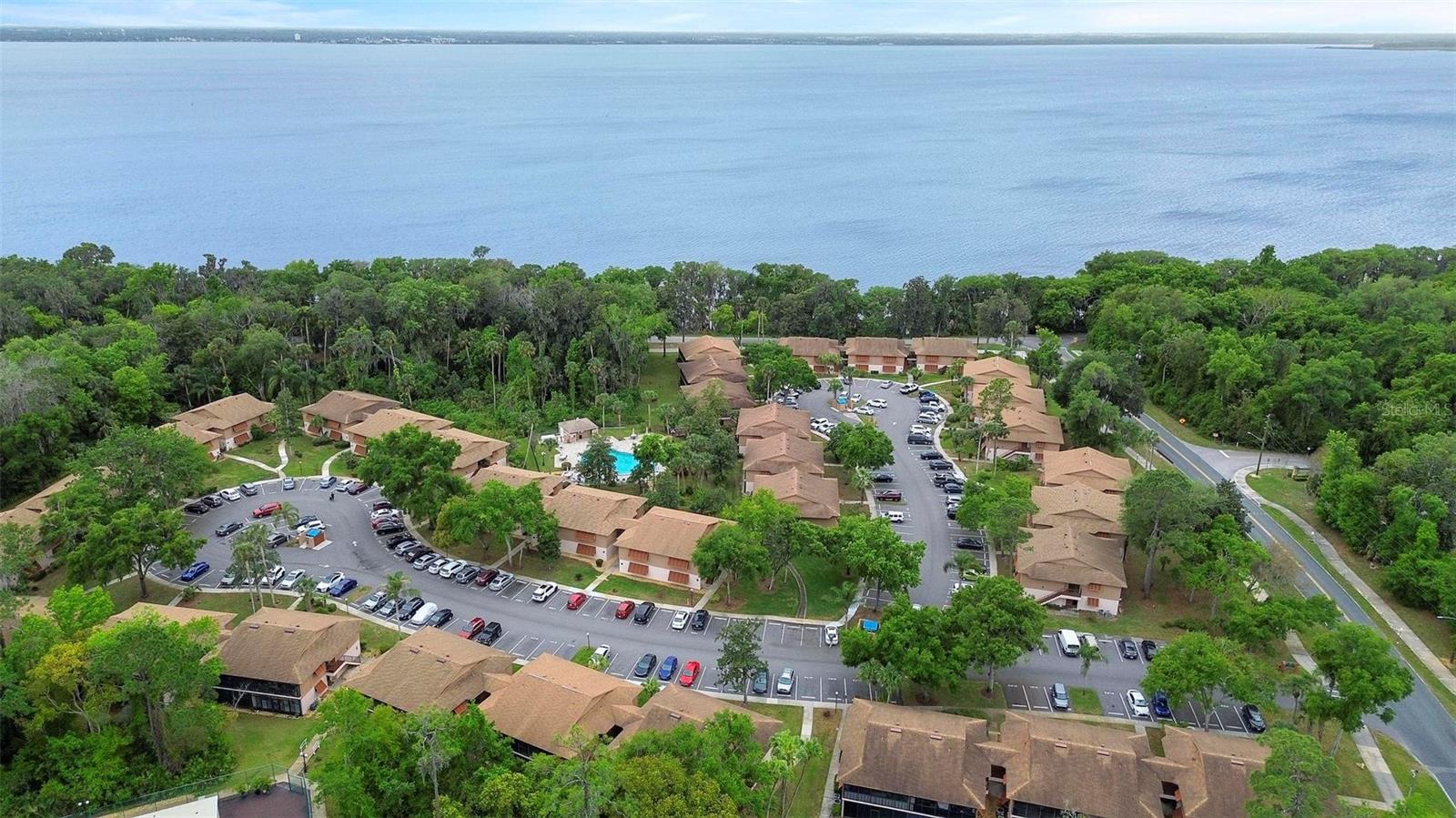 LAKESIDE CONDO APTS - Residential