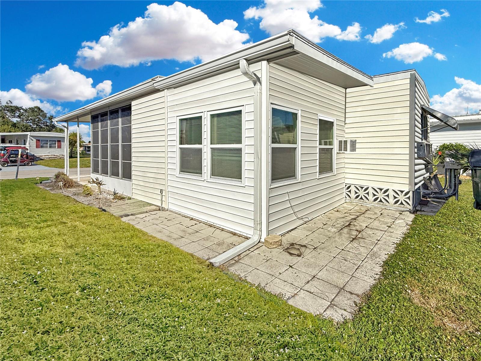 HOLIDAY PARK - Residential