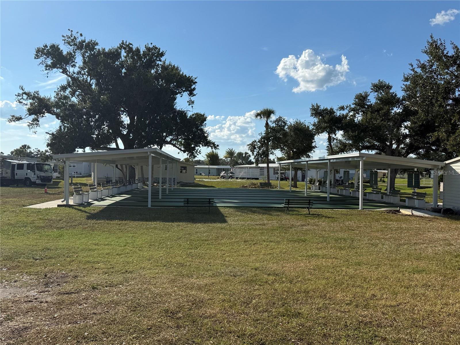 HOLIDAY PARK - Residential