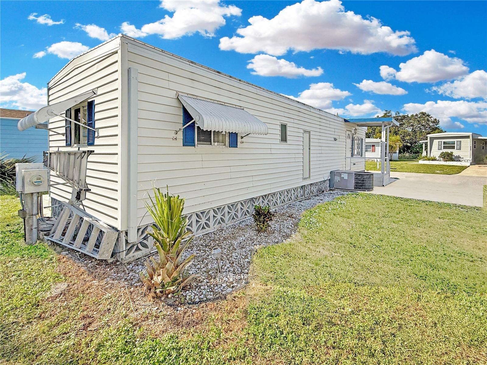HOLIDAY PARK - Residential