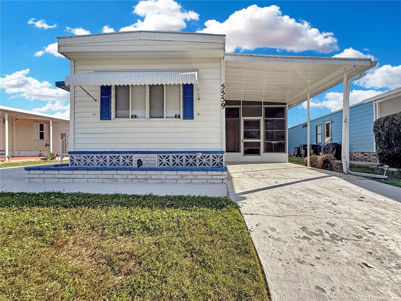 HOLIDAY PARK - Residential