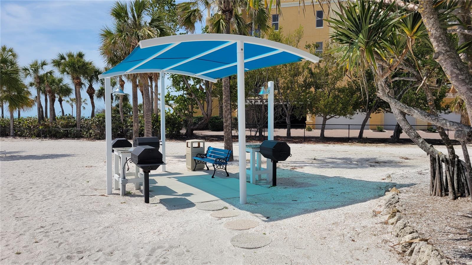 HARBOUR OAKS 2 - Residential Lease