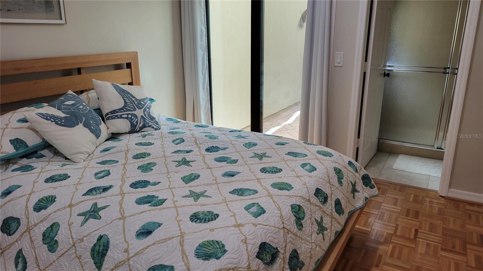 HARBOUR OAKS 2 - Residential Lease