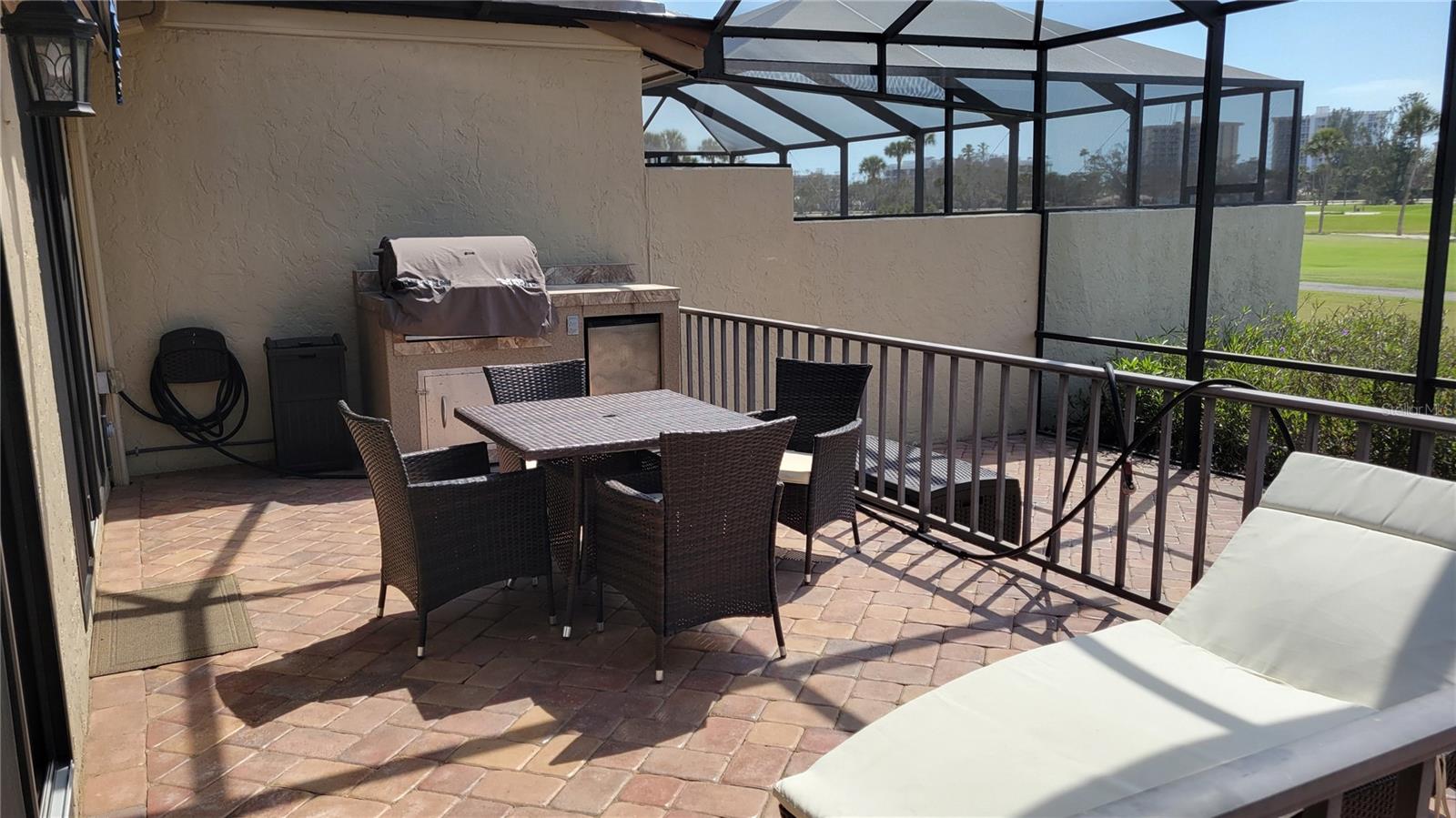 HARBOUR OAKS 2 - Residential Lease