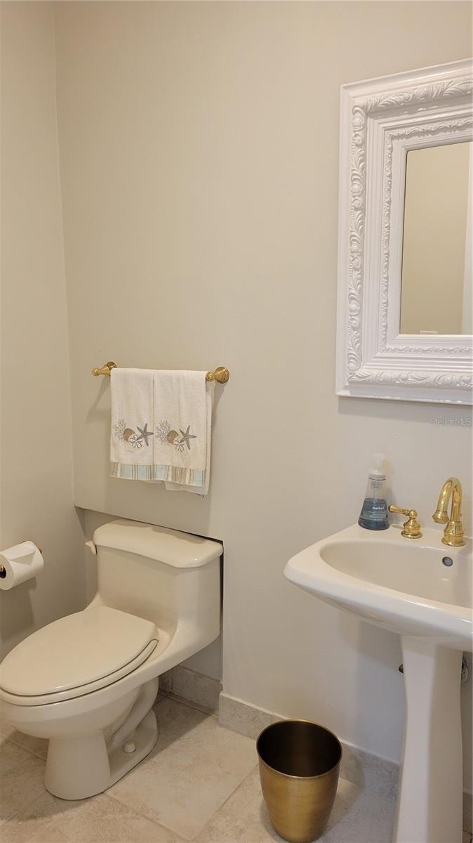 HARBOUR OAKS 2 - Residential Lease