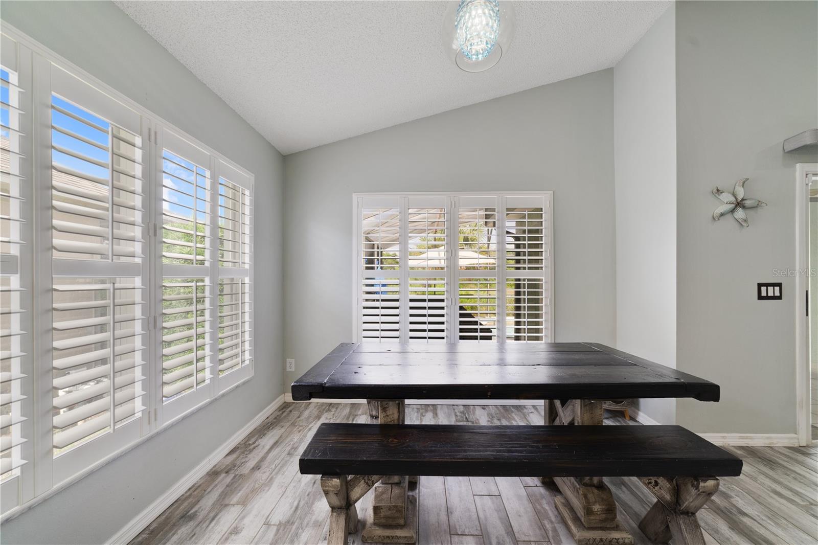 COUNTRY CLUB PARK - Residential