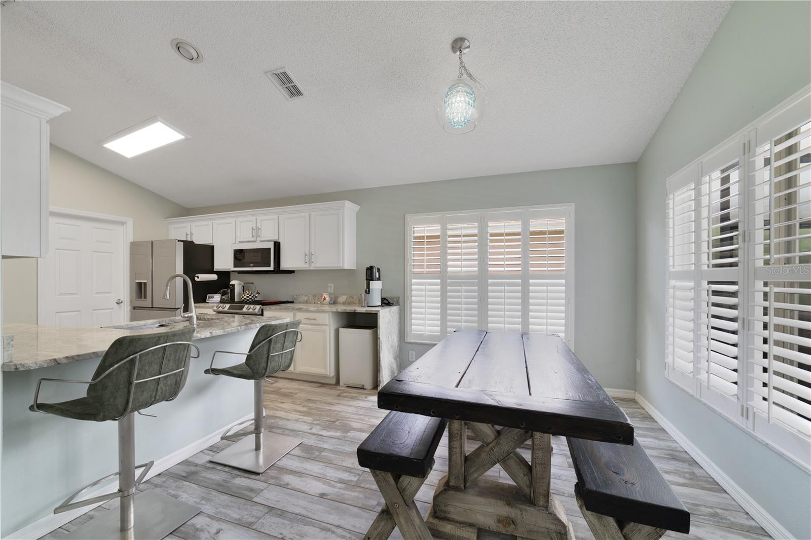 COUNTRY CLUB PARK - Residential
