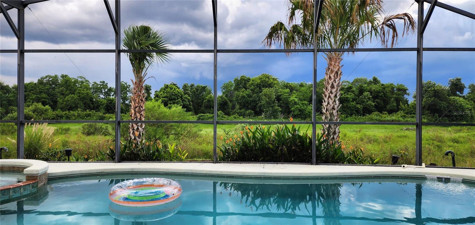 COUNTRY CLUB PARK - Residential