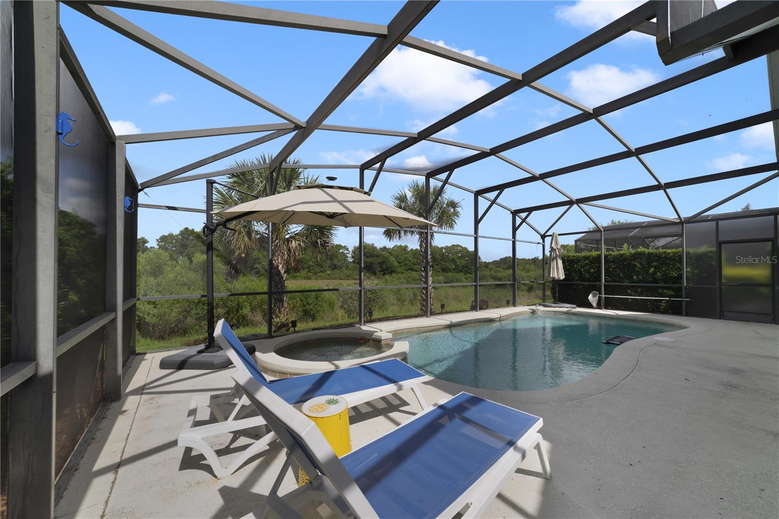 COUNTRY CLUB PARK - Residential
