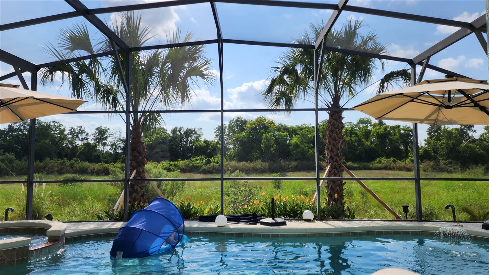 COUNTRY CLUB PARK - Residential