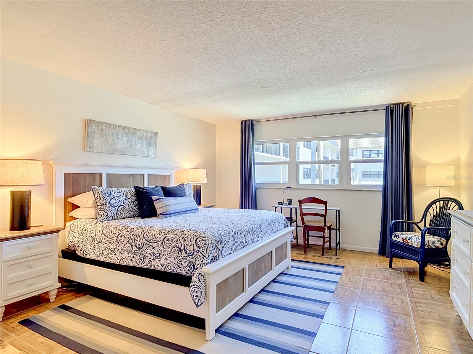 ORMOND BREAKERS - Residential