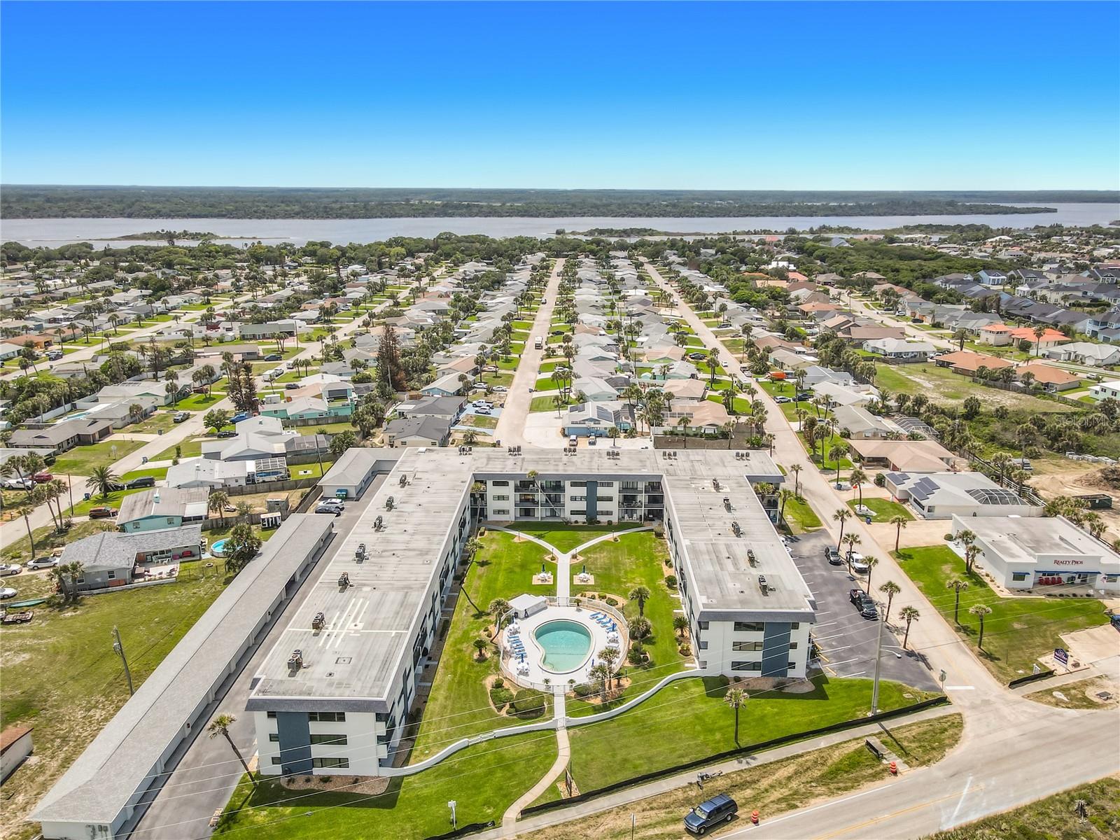 ORMOND BREAKERS - Residential