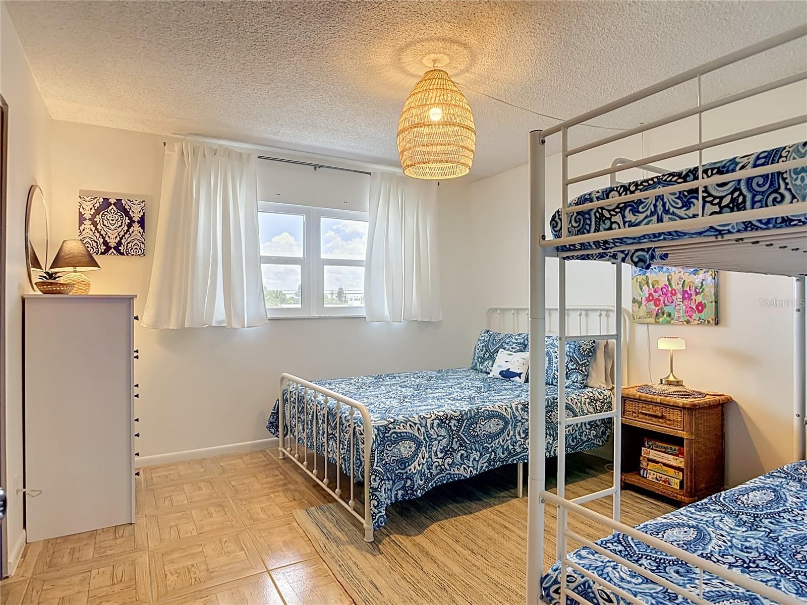 ORMOND BREAKERS - Residential
