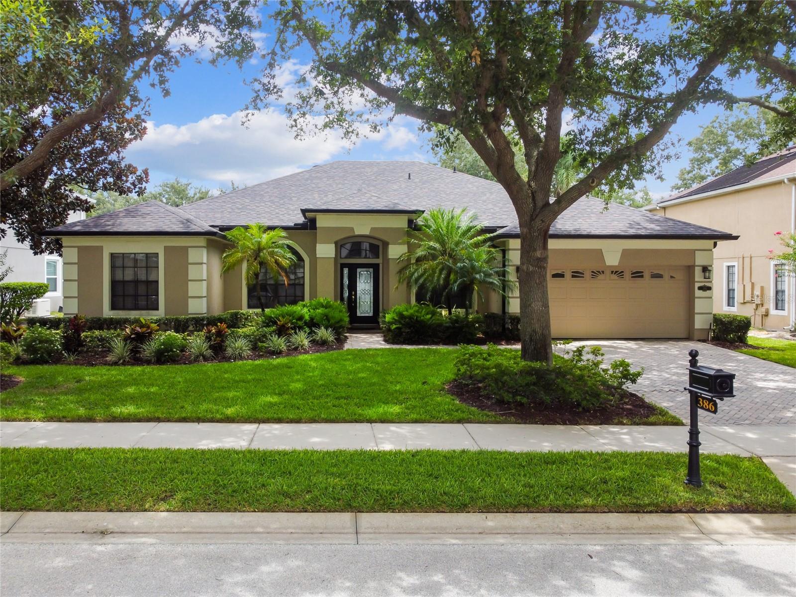 386 BAYMOOR WAY