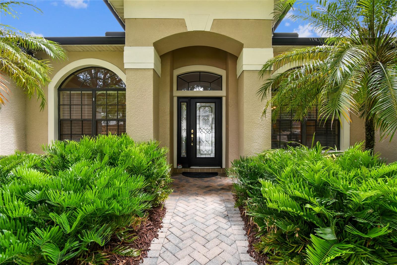 386 BAYMOOR WAY