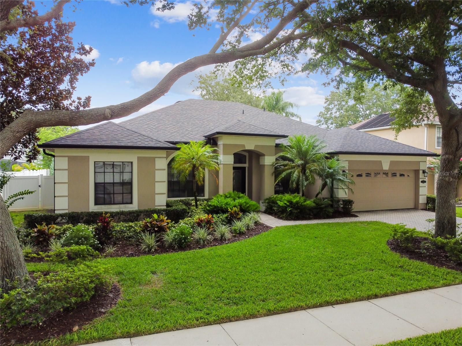 386 BAYMOOR WAY
