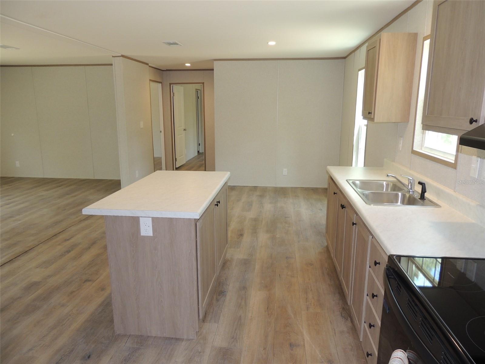 WILLISTON HIGHLANDS UN 5 - Residential