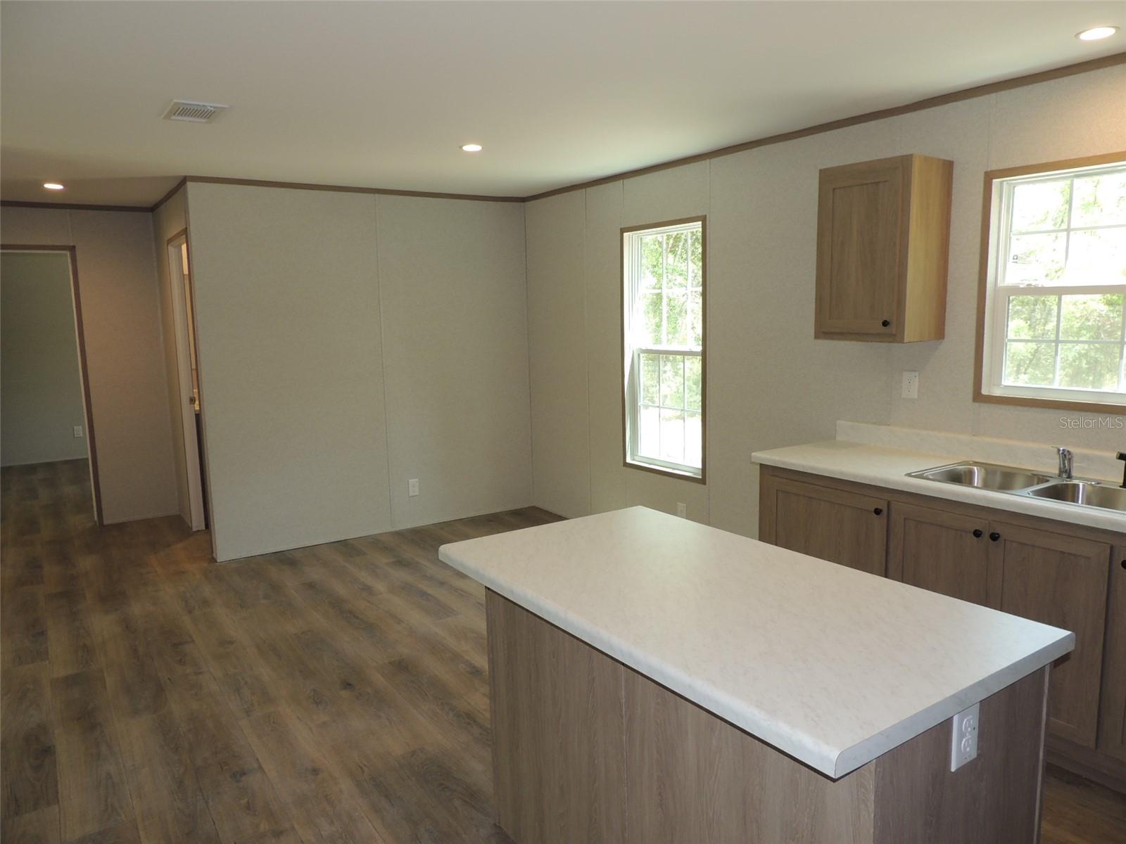 WILLISTON HIGHLANDS UN 5 - Residential