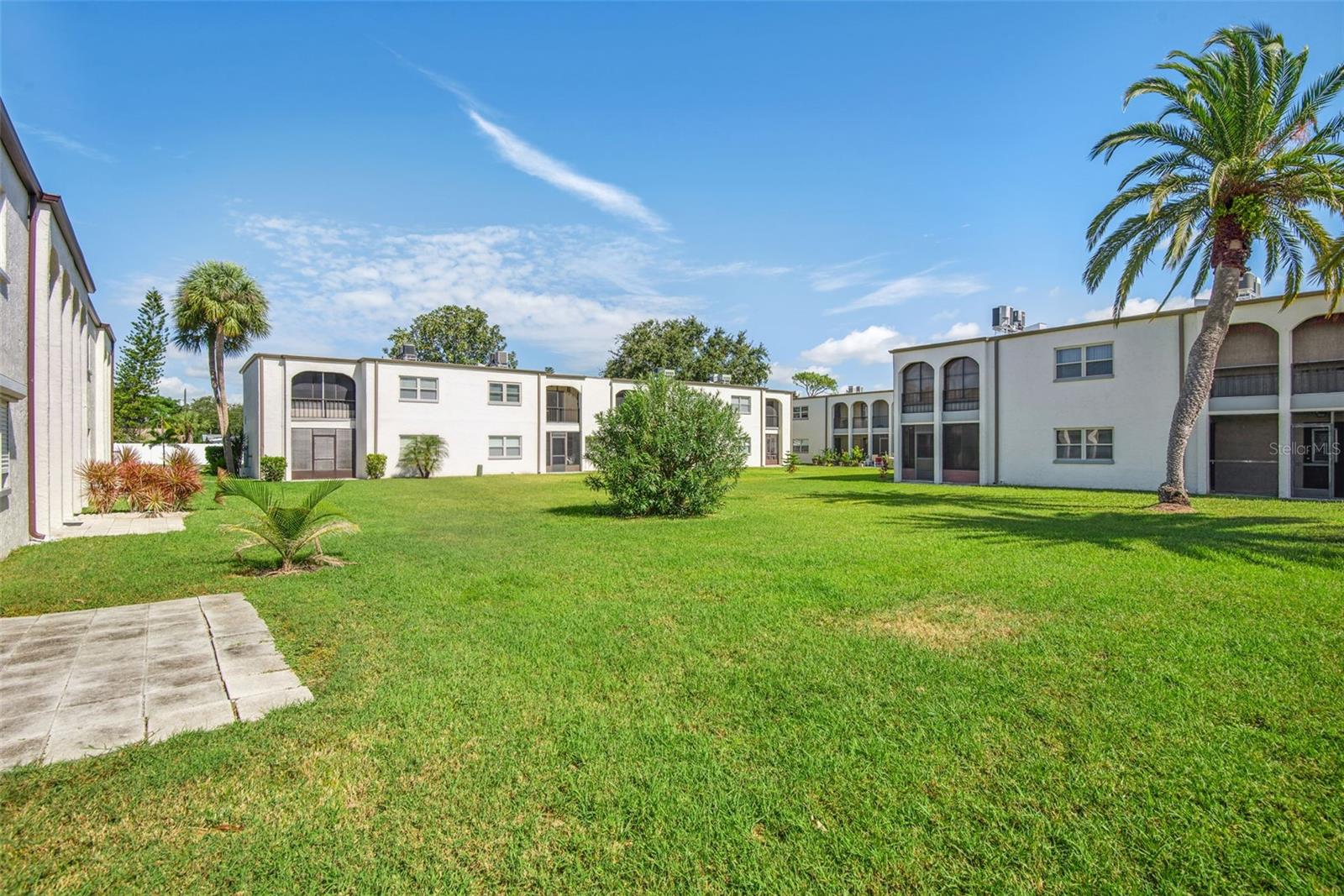 BOULEVARD CLUB THE CONDO - Residential Lease