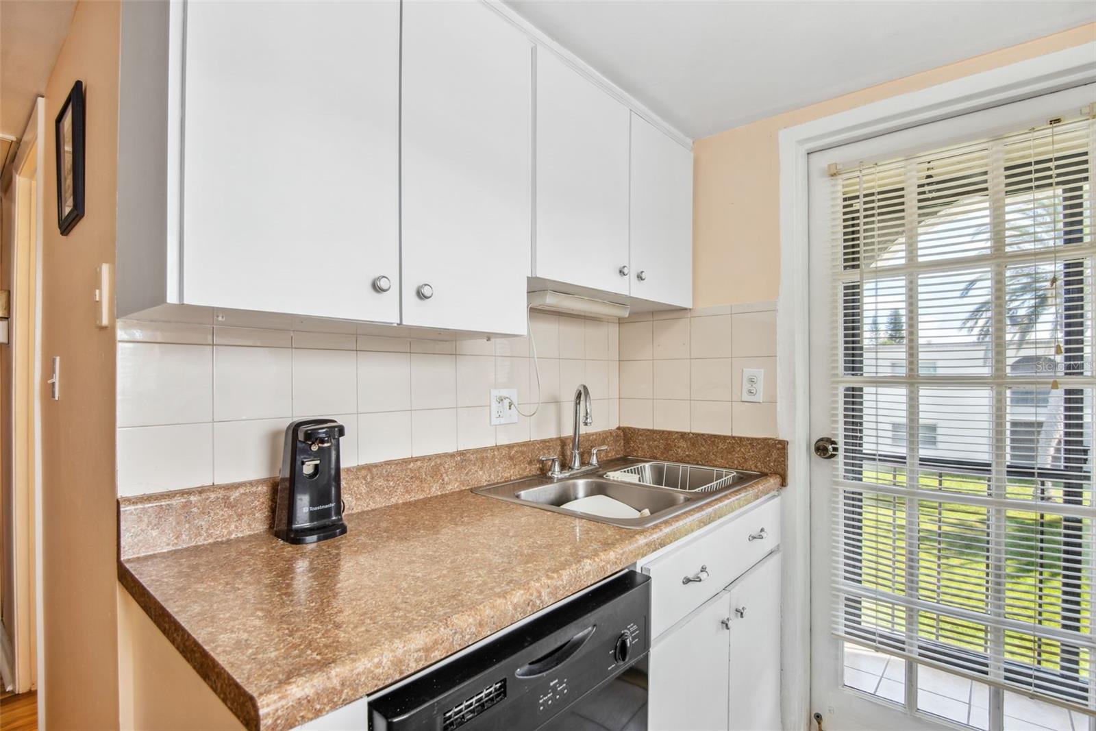 BOULEVARD CLUB THE CONDO - Residential Lease