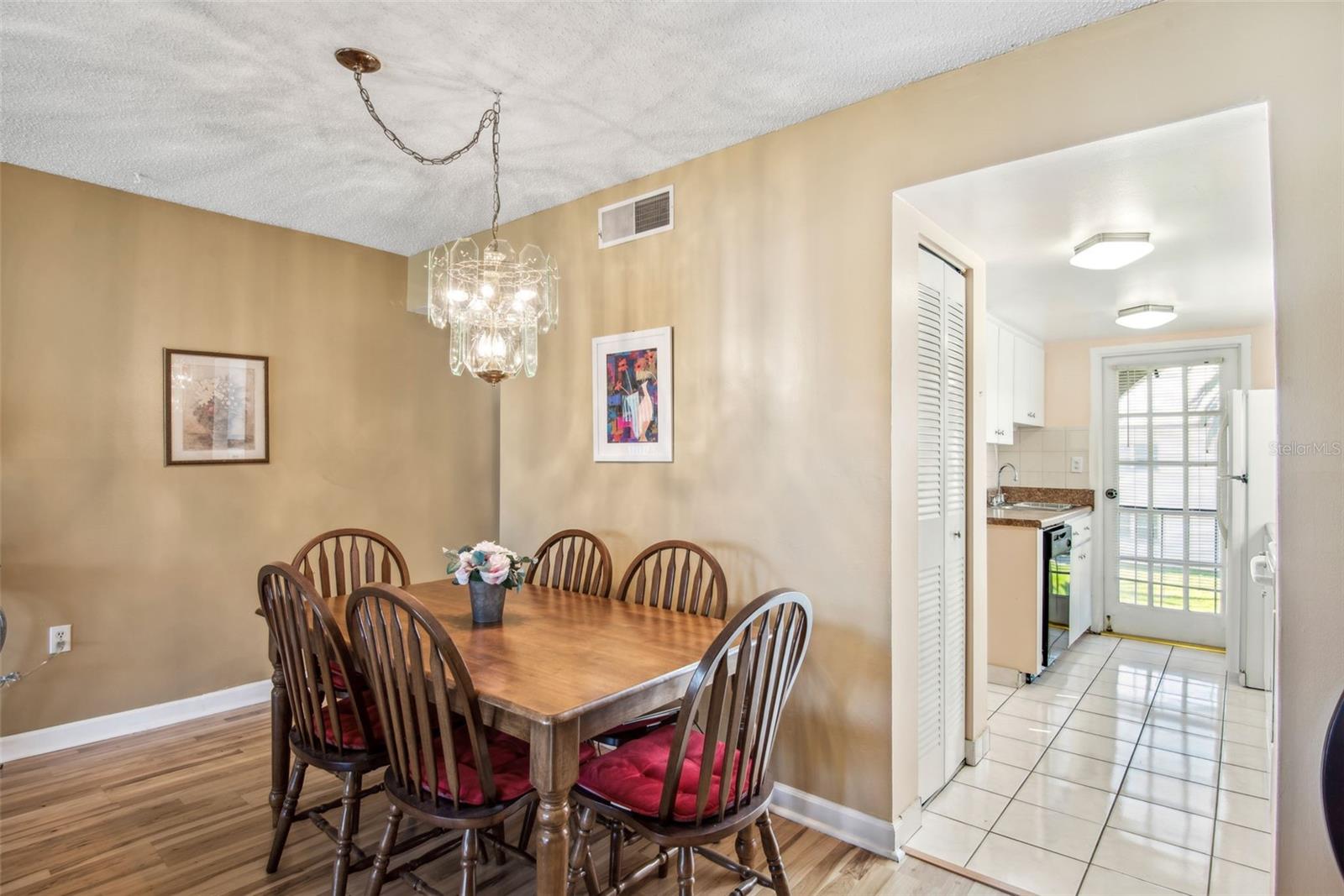 BOULEVARD CLUB THE CONDO - Residential Lease