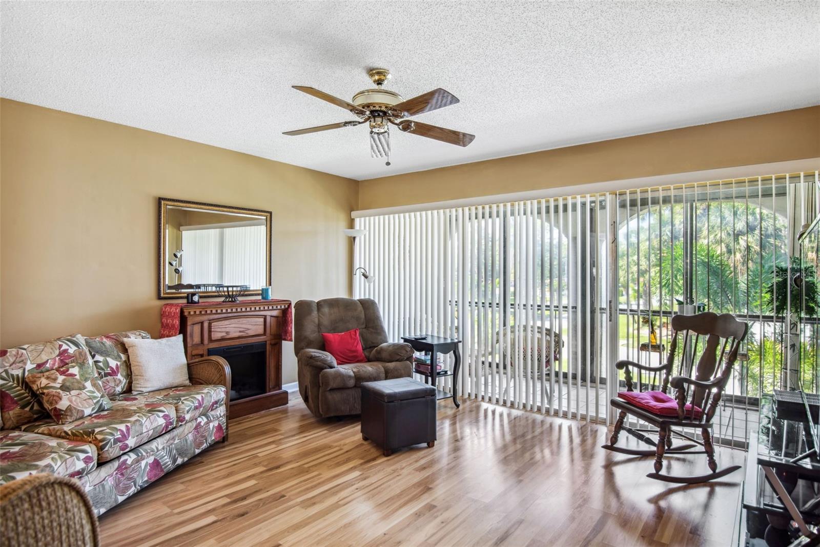 BOULEVARD CLUB THE CONDO - Residential Lease