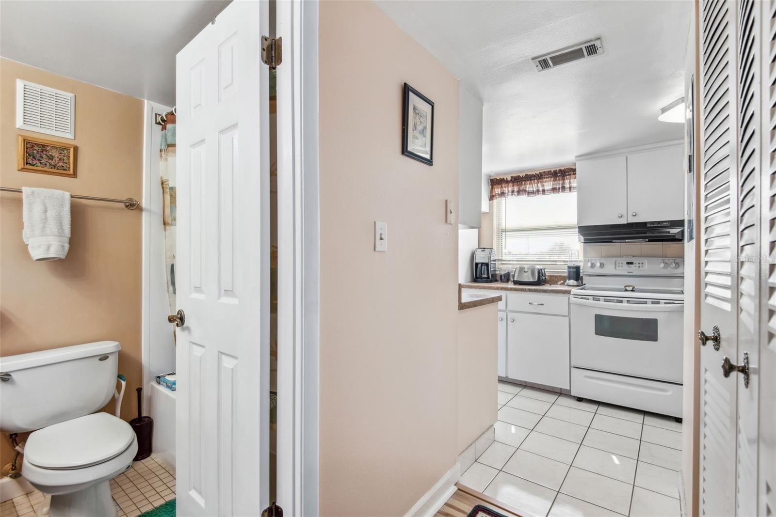 BOULEVARD CLUB THE CONDO - Residential Lease