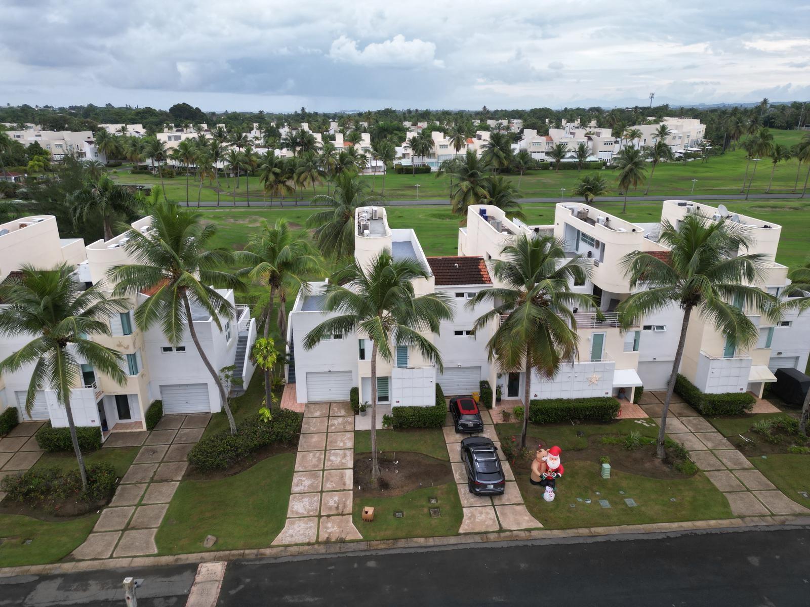 VILLAS DE GOLF OESTE - Residential