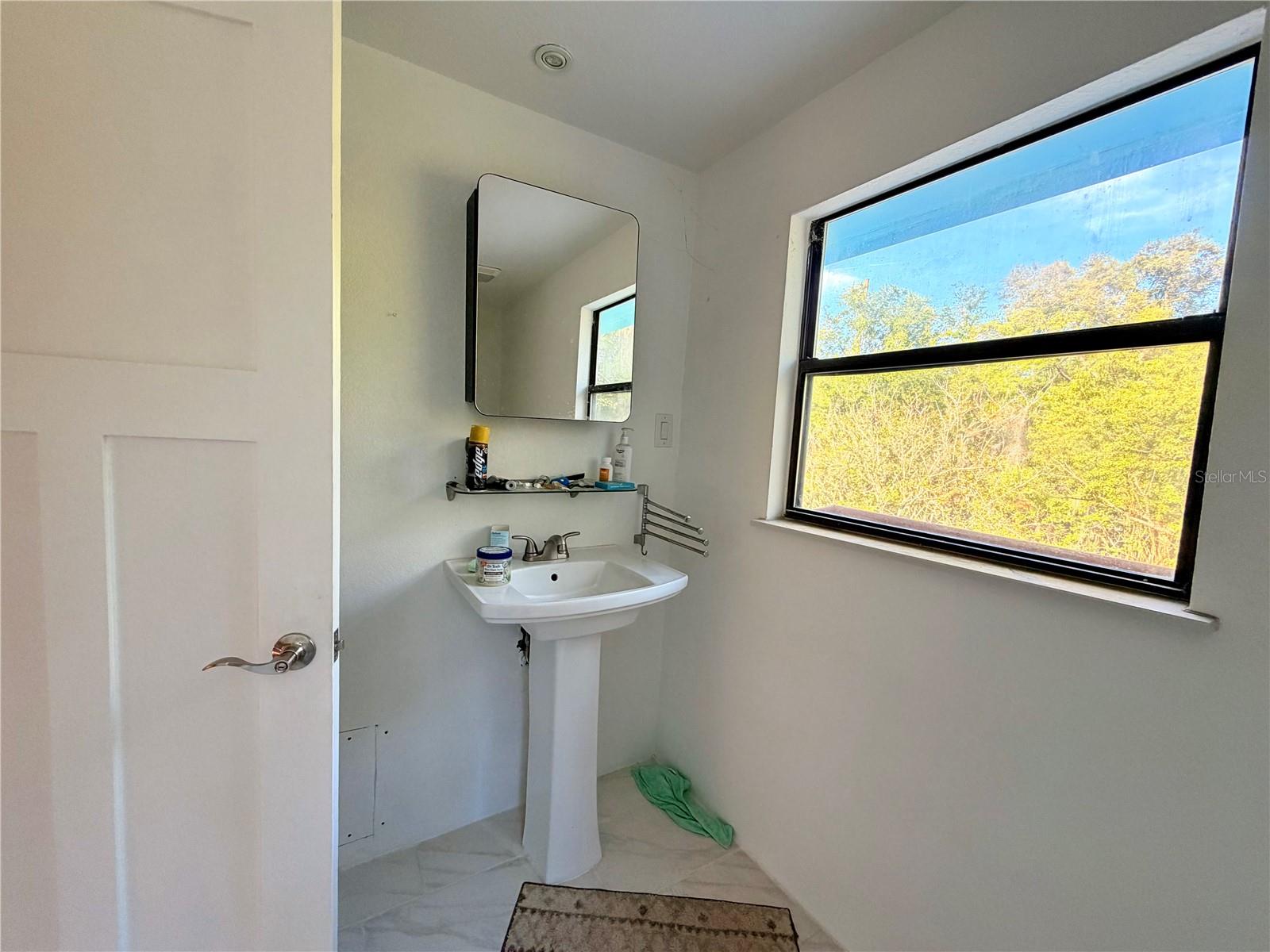 MC NEILS ORANGE VILLA - Residential